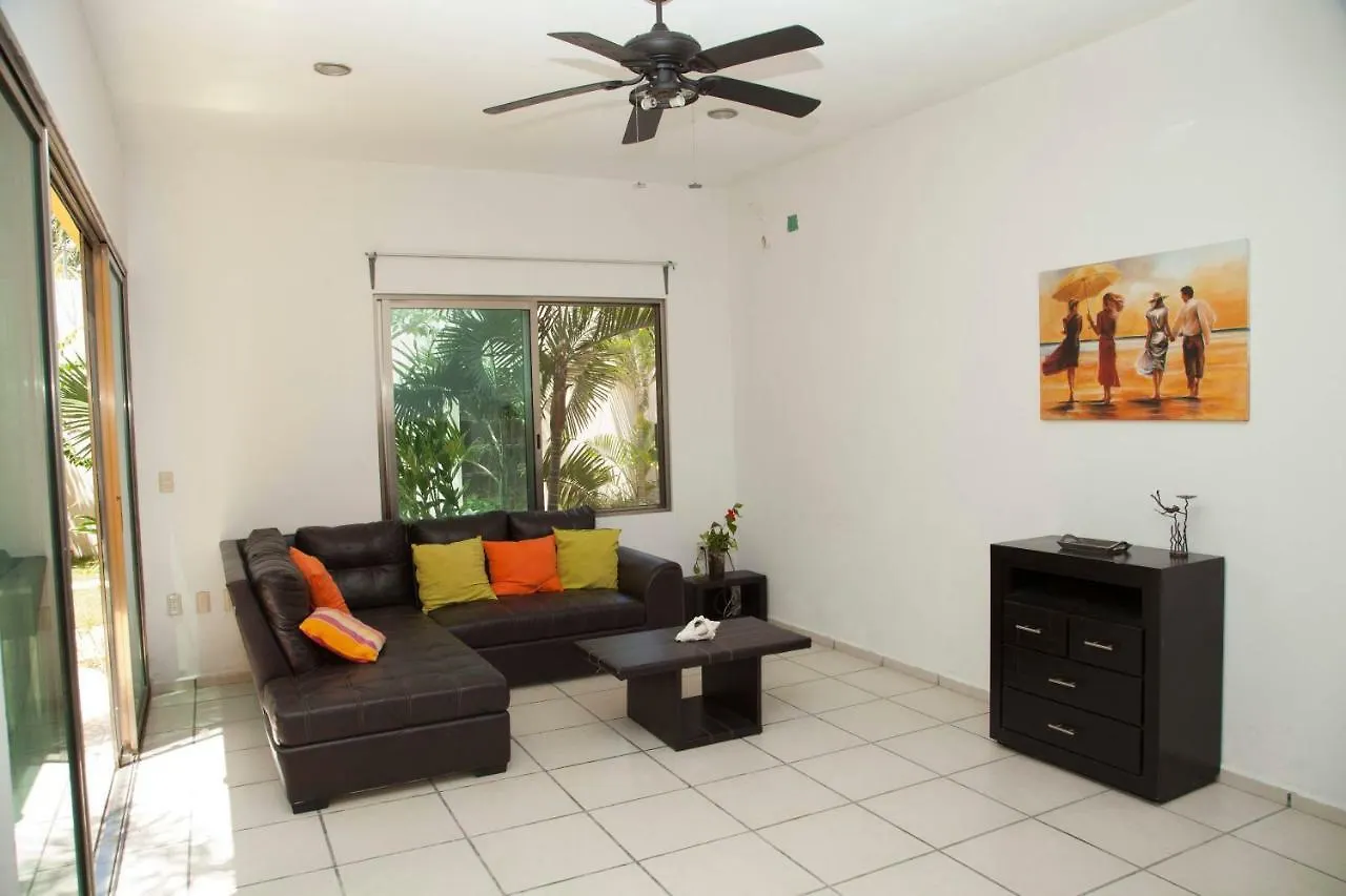 Beautiful Private Villa For 16 Pax With Garden, Bbq And Pool, Playa Del Carmen